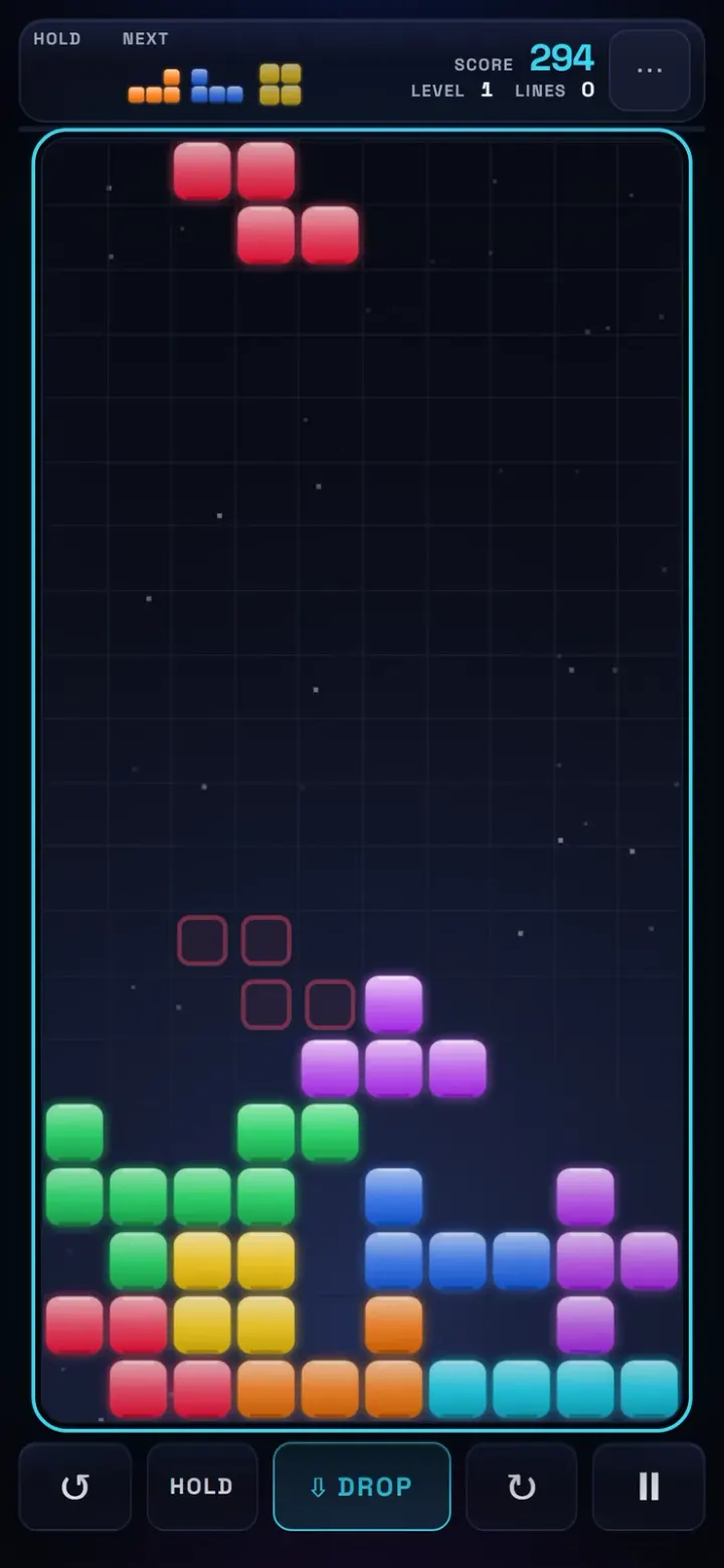 BlockDrop auf einem Smartphone: oben ein schmaler Streifen mit Hold, nächsten Steinen und Punkten, darunter das bildschirmfüllende Spielfeld und eine Button-Leiste